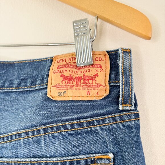 501 Levis Denim Shorts - Size Large - Picture 3 of 4